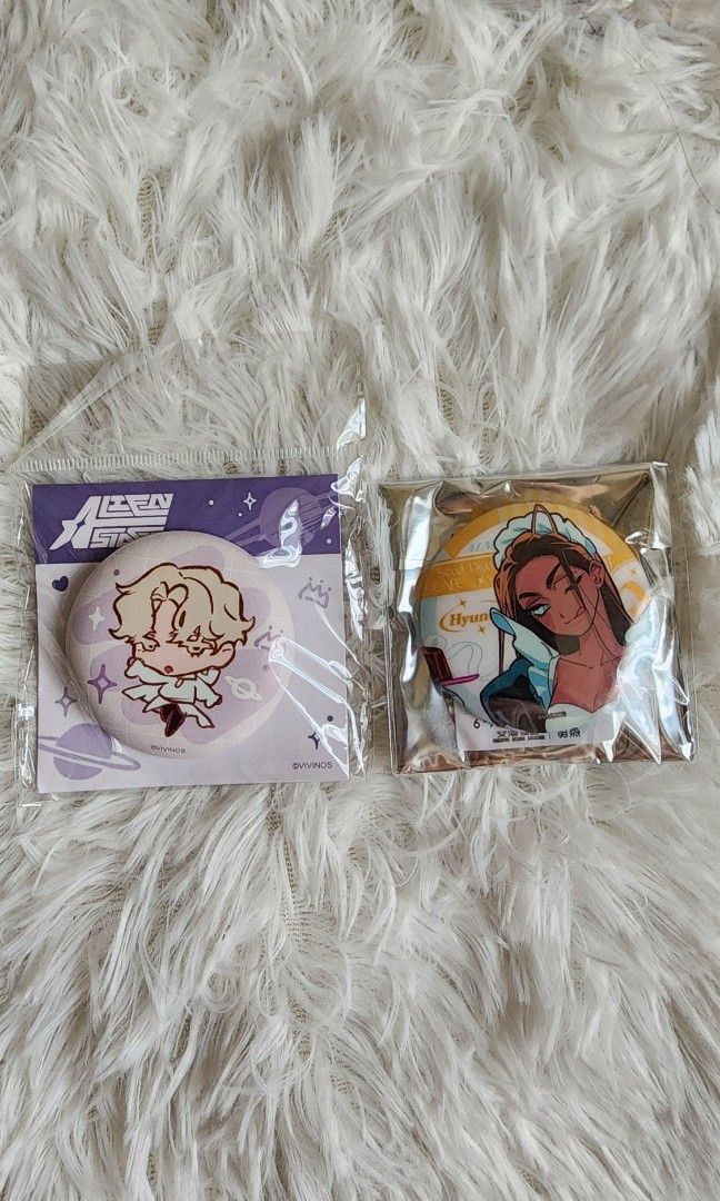 Alien Stage Hyuna Luka Can Badge SET (Category: K-Wave Merchandise) located in Manila. Submitted by quickocean (Listing ID 1465808778, Image 1). Description: Sold as SET.