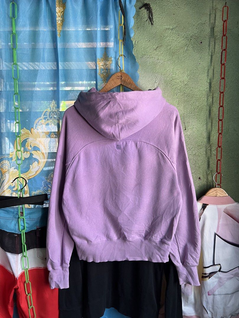 Ami hoodie jacket (Category: Hoodies) located in Balamban. Submitted by jersey033 (Listing ID 1465780825, Image 2). Description: 26/23 dimes Like new condi No issue Needwash .
