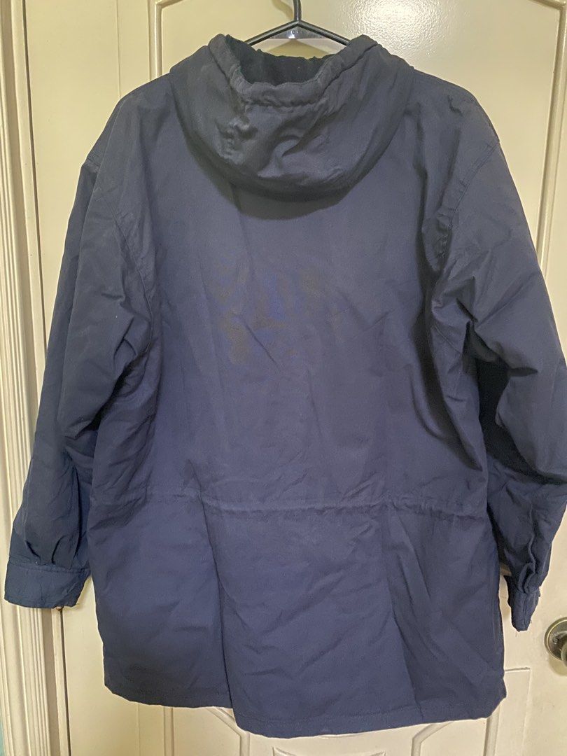 Andlo Protect Winter Jacket (Category: Coats, Jackets and Outerwear) located in Paranaque City. Submitted by matchday.ph (Listing ID 1465817431, Image 2). Description: Confirmed na mas mahal mag biyahe sa Pinas kesa sa ibang bansa. (Weird no? 😂) Kaya kung “White Christmas” ang next planned vacation mo, hanap na ng murang get-up habang maaga. Bakit para sa yo ang jacket na to? ✅ Sakto pang autumn at winter ✅ Hindi sobrang bulky sa maleta ✅ Perfec