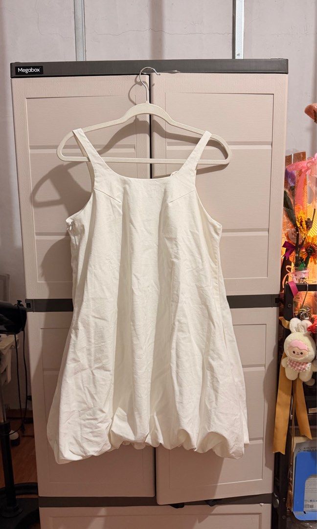 Anika Carly Mini Bubble Dress Size L (Category: Dresses) located in Imus. Submitted by ann.declutters22 (Listing ID 1465925814, Image 3). Description: Rfs: too big on me 🥲 i lost weight so hindi ko na sya nasuot - og price is 3900 - Brand: Anika - Size: L - Color: Crisp white - Style: Bubble dress with a flouncy balloon hem (above-the-knee length) - Neckline: Scoop front with adjustable lace-up tie detail in the back - Closure: Convenient side z