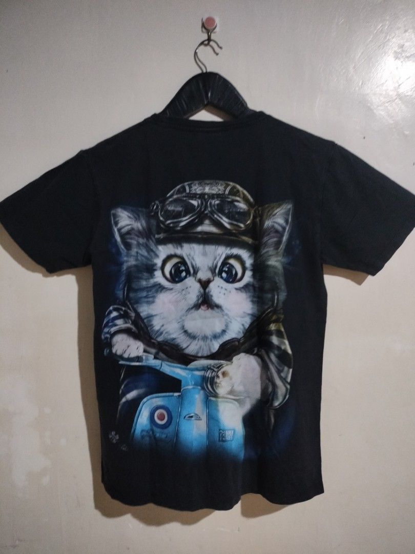 ANIMAL TEE'S (Category: Tshirts & Polo Shirts ) located in Calbayog City. Submitted by mr.thrifter_ph. (Listing ID 1465872171, Image 2). Description: MEDIUM - Width 20 - Length 27 - Good Condition - Colorrate 8.5/10 - no issue.