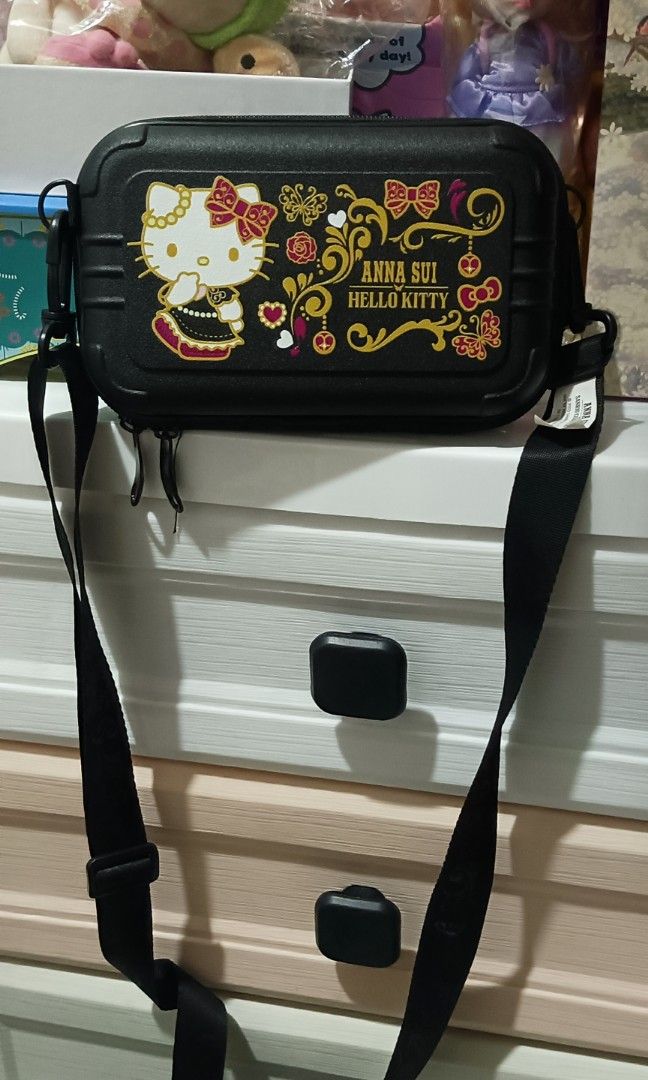Anna Sui ×Hello Kitty Sling bag 7/11 collab (Category: Plushies & Soft Toys) located in Tanay. Submitted by tojitoys32050 (Listing ID 1465949062, Image 1). Description: .