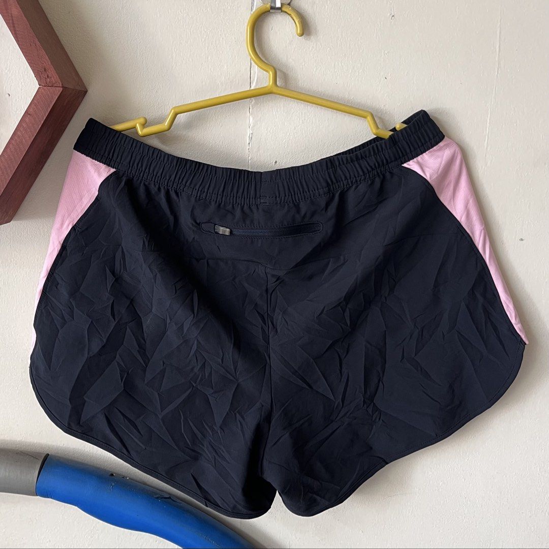 ANTA Running Short No Liner (Large) (Category: Activewear) located in Manila. Submitted by dayclutter (Listing ID 1465898502, Image 2). Description: Dimes: waist 28-34 inches Length 10-12 inches.
