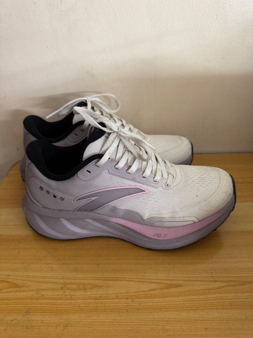 Anta Travel 2.5 PG 7 (Wide) (Category: Sneakers) located in Manila. Submitted by jaa_23 (Listing ID 1465789766, Image 3). Description: - 8W - White/Grey/Purple - Used 4x only - Sole has no signs of wear and tear - RFS: not running anymore - bought for ₱3700 .