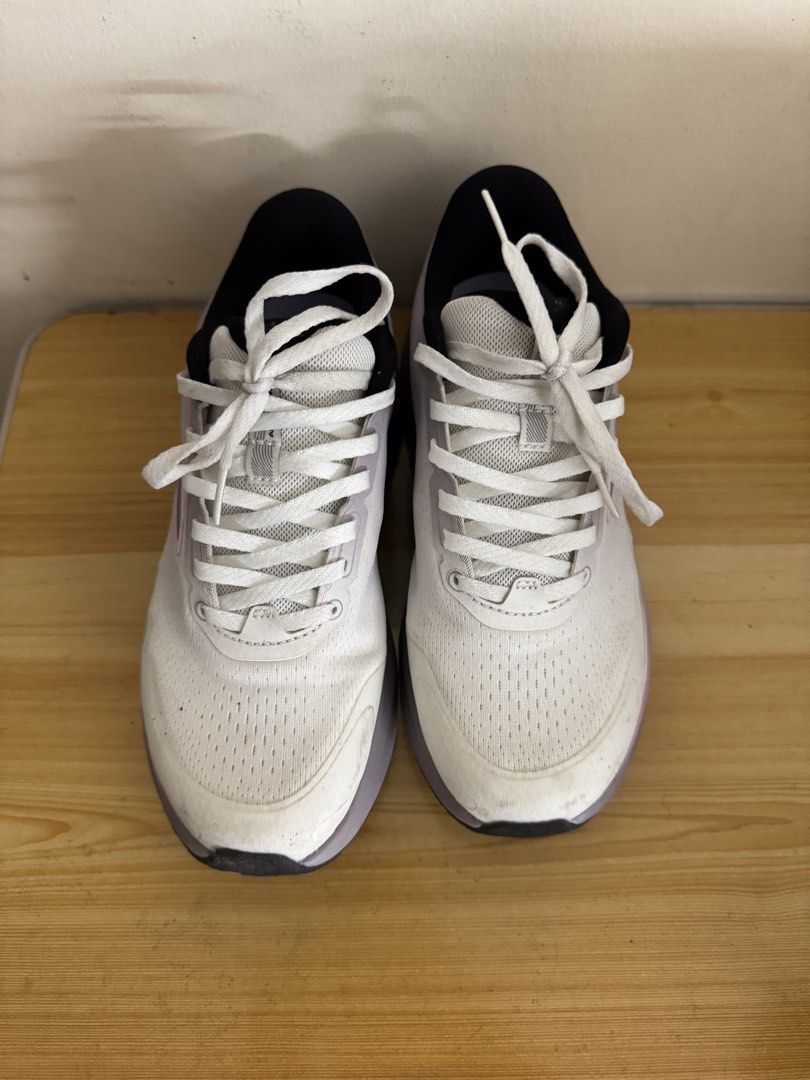 Anta Travel 2.5 PG 7 (Wide) (Category: Sneakers) located in Manila. Submitted by jaa_23 (Listing ID 1465789766, Image 2). Description: - 8W - White/Grey/Purple - Used 4x only - Sole has no signs of wear and tear - RFS: not running anymore - bought for ₱3700 .