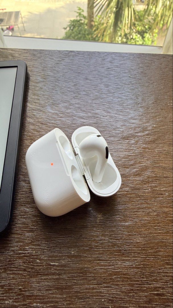 Apple AirPods 3rd Generation Left Ear (Category: Headphones & Headsets) located in Taguig. Submitted by mr.shoeman (Listing ID 1465825552, Image 3). Description: Original Apple wireless earbuds with charging case. - Includes left earbud only (right earbud got lost ) - Charging case works perfectly fine - Tested and 100% working condition - Battery life is super long lasting makunat. Only used for listening daily devotionals. Meet up only in BGC.