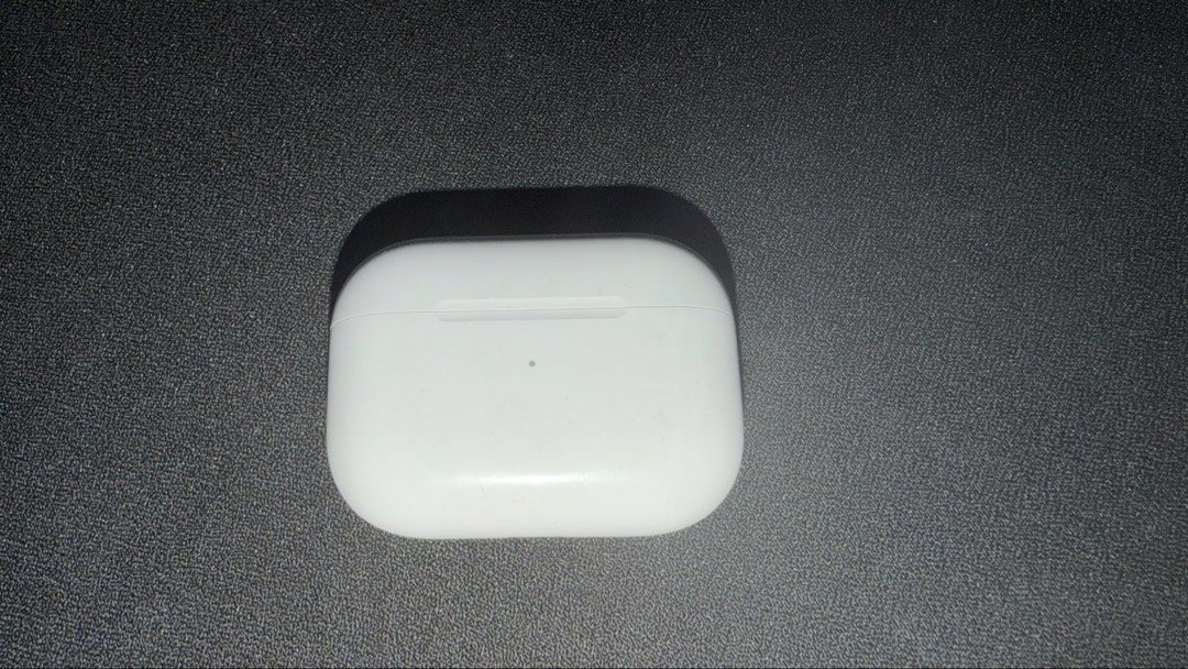 Apple AirPods Pro with Charging Case and Extra Ear Tips (Category: Headphones & Headsets) located in Pasay City. Submitted by whot4o (Listing ID 1465910169, Image 3). Description: - FROM 2022 PLS MANAGE UR EXPECTATIONS AUTHENTIC NO BOX Color: Sleek white finish - Included: Charging case and extra silicone ear tips in various sizes - Connectivity: Seamless and easy pairing with Apple devices - Performance: Great sound quality with a reliable, long