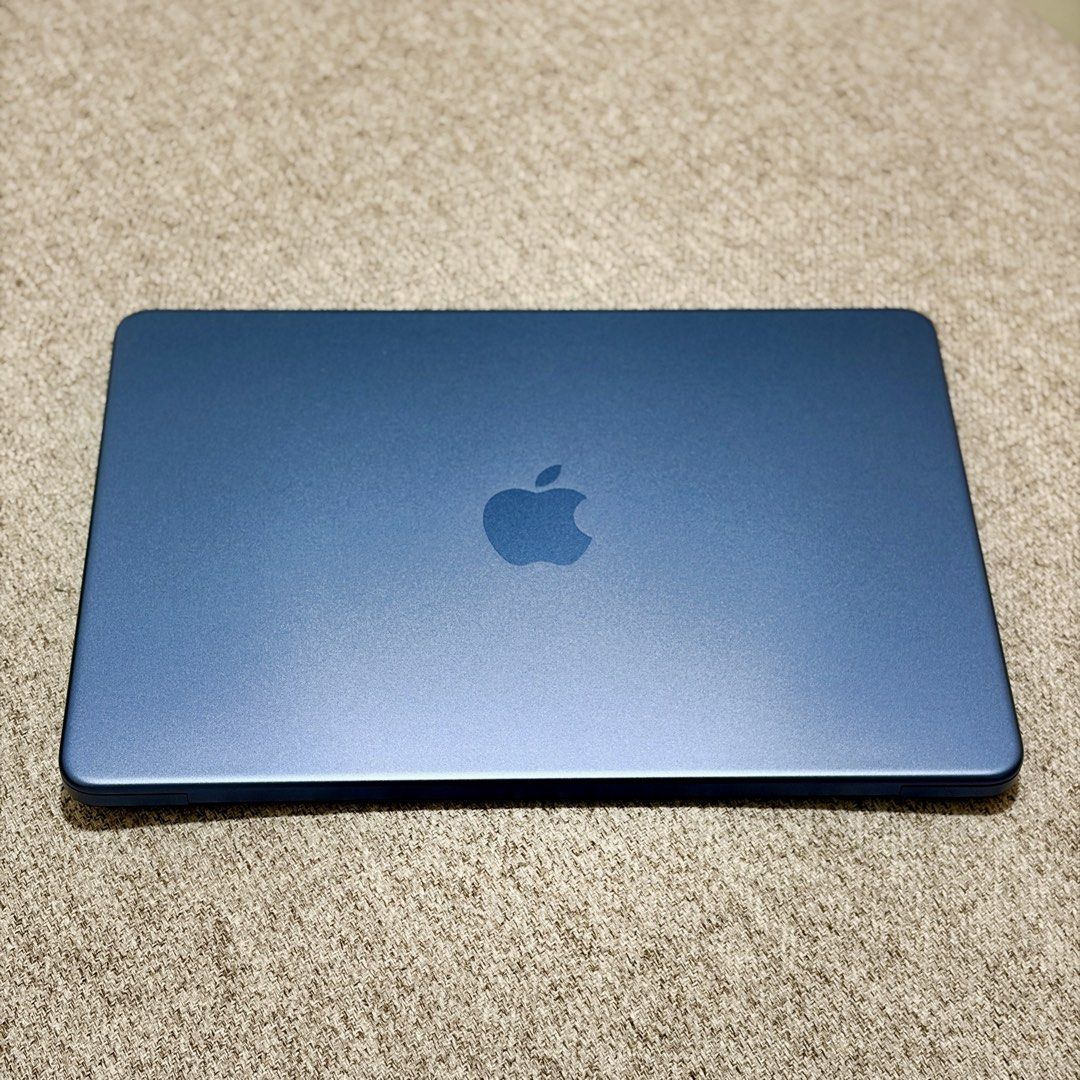 Apple MacBook Neo Blue Apple A18 Pro 8GB RAM (Category: Laptops & Notebooks) located in Makati City. Submitted by annacali (Listing ID 1465914198, Image 1). Description: MacBook Neo 13” — A18 / 8GB — ₱39,000 Selling my 4-month-old MacBook Neo 13”. 📅 First used: July 2026 🔋 Battery Cycle Count: 9 only 🔋 Battery Health: 100% ⚡ Chip: Apple A18 💾 RAM: 8GB 🛡️ Apple Warranty: Until July 2, 2027 💰 Current brand-new price: ₱54,990 🏷️ Selling for: 