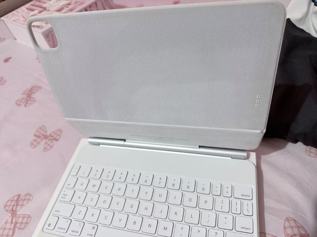 Apple Magic Keyboard A2261 (Category: Computer Keyboard) located in Caloocan City. Submitted by epiccrystal-d8ce67 (Listing ID 1465861405, Image 1). Description: RFS: Not using anymore Very good condition nego for sure buyer No issue With box Compatibility • iPad Pro 11-inch (1st, 2nd, 3rd, and 4th generation) • iPad Air (4th and 5th generation).