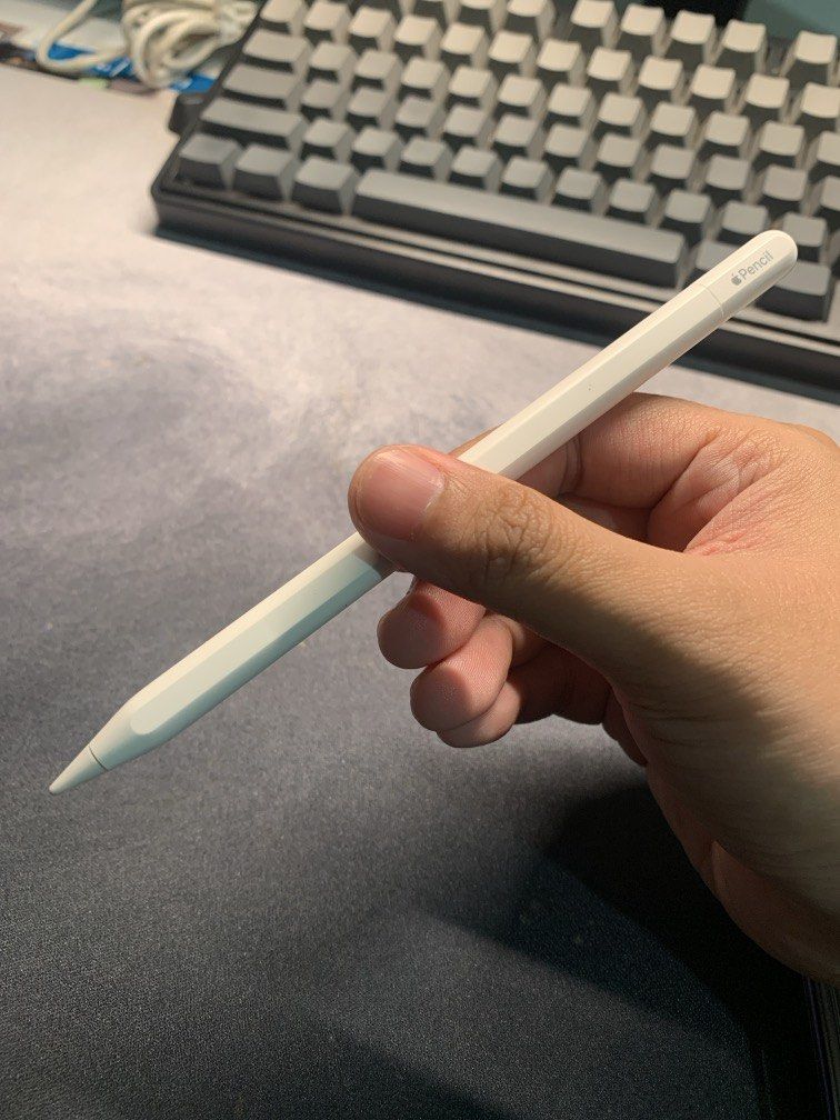 Apple pencil USB-C (Category: Other Accessories) located in Manila. Submitted by _4lexisnm (Listing ID 1465882125, Image 3). Description: Pencil only (no box) Has dents 100% working.