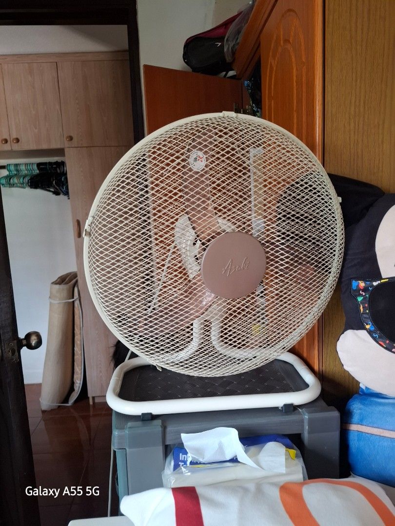ASAHI DESKFAN (Category: Other Home Appliances) located in Marikina City. Submitted by maderconsee (Listing ID 1465887174, Image 1). Description: RFS: upgrade to inverter dc fan no issue well used baby safe slightly negotiable.