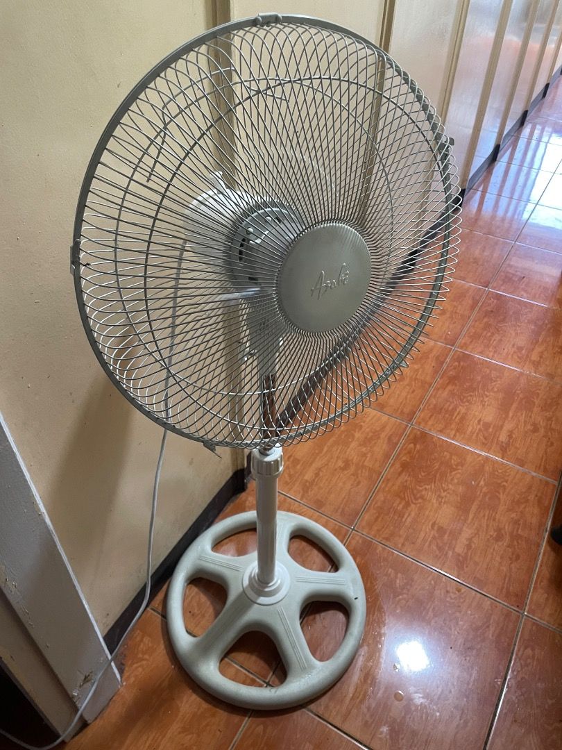 Asahi PF-631 16" Stand Fan (Category: Fans) located in Quezon City. Submitted by shielacazon (Listing ID 1465842573, Image 1). Description: 🌀 FOR SALE: Asahi PF-631 16" Stand Fan — ₱1,600 Asahi PF-631 Stand Fan – 16 inches ✔️ Bought July 2026 — only a few months old ✔️ Excellent working condition ✔️ Clean and well-maintained ✔️ 3-speed settings ✔️ Oscillating function ✔️ Adjustable height ✔️ 65W power input ✔️ Original stand and fan guard ✔️ Ene