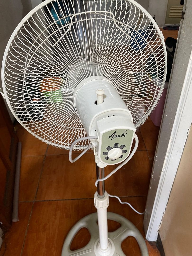 Asahi PF-631 16" Stand Fan (Category: Fans) located in Quezon City. Submitted by shielacazon (Listing ID 1465842573, Image 2). Description: 🌀 FOR SALE: Asahi PF-631 16" Stand Fan — ₱1,600 Asahi PF-631 Stand Fan – 16 inches ✔️ Bought July 2026 — only a few months old ✔️ Excellent working condition ✔️ Clean and well-maintained ✔️ 3-speed settings ✔️ Oscillating function ✔️ Adjustable height ✔️ 65W power input ✔️ Original stand and fan guard ✔️ Ene