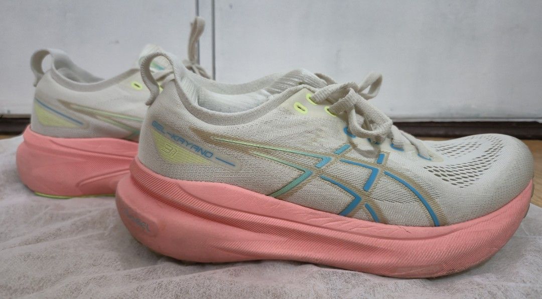 Asics Gel Kayano 31 (Category: Sneakers) located in Manila. Submitted by yoongi.zurc (Listing ID 1465852335, Image 3). Description: - Color: Birch / Energy Aqua - Size: US 7.5 / UK 5.5 / EUR 39 / CM 24.5 - no more box (i don't keep it) - rfs: decluttering.