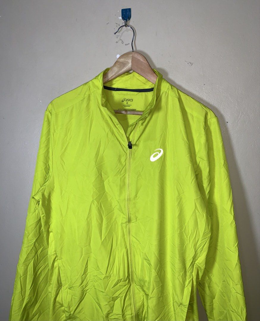 ASICS running jacket (Category: Activewear) located in Molave. Submitted by mysticbird_38213e (Listing ID 1465877957, Image 3). Description: Good condition No issue Sobrang Ganda po sa Personal No issue PACKABLE , Dri fit sya.