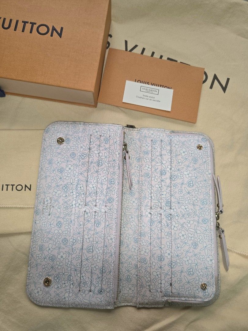 Auth LV Florie Insolite Long Wallet (Category: Luxury Bags & Wallets) located in Cebu City. Submitted by misshaada (Listing ID 1465814855, Image 3). Description: Auth LV Fleuri Long Wallet with Box Dustbag and Cards RFS: declutter.