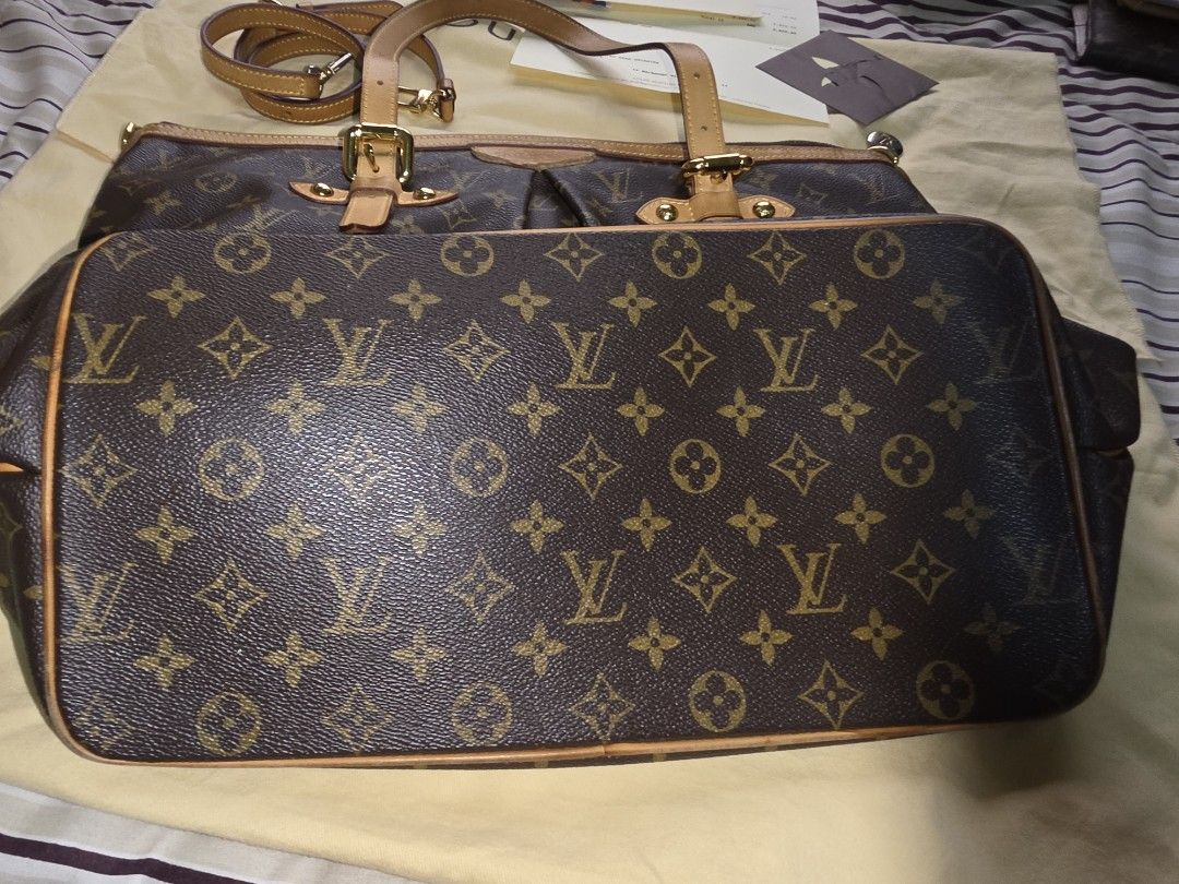 Auth LV Palermo GM with Receipt (Category: Luxury Bags & Wallets) located in Cebu City. Submitted by misshaada (Listing ID 1465814128, Image 2). Description: Auth LV Palermo GM with OR cards and Dustbag with LV Strap.