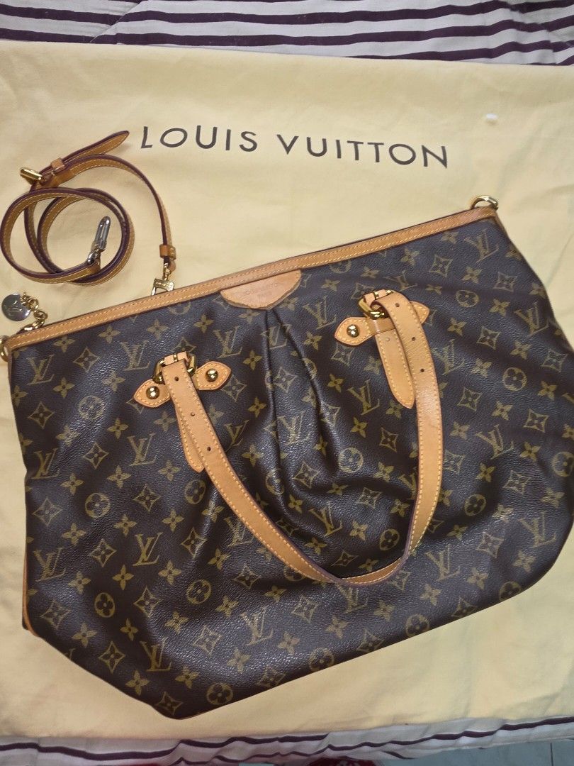 Auth LV Palermo GM with Receipt (Category: Luxury Bags & Wallets) located in Cebu City. Submitted by misshaada (Listing ID 1465814128, Image 3). Description: Auth LV Palermo GM with OR cards and Dustbag with LV Strap.