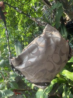 (Category: ) located in . Submitted by baglovers10 (Listing ID 1465801973, Image 1). Description: .