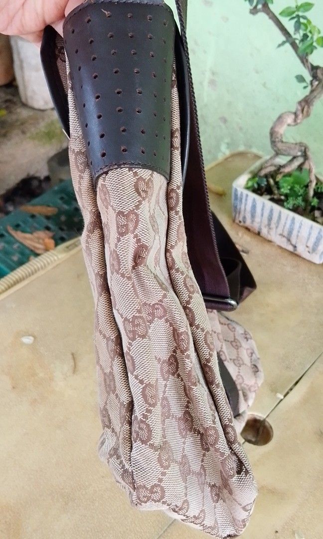 Authentic gucci messenger bag (Category: Luxury Bags & Wallets) located in Davao. Submitted by baghunterluxxe (Listing ID 1465848849, Image 3). Description: need labhan large size.