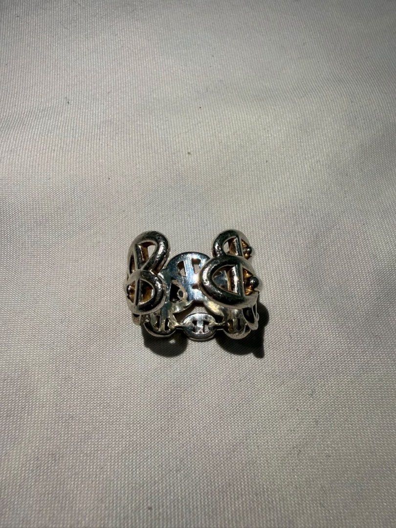 Authentic Hermes chain d’ancre, Enchainee Ring Large GM Size 54 (Category: Luxury Accessories) located in Manila. Submitted by pureturtle.96a2dd (Listing ID 1465877513, Image 2). Description: Authentic Hermes Chaine d’Ancre Enchainee Ring Large GM Size 54 ✅ 100% Authentic - From Europe ✅ AG 925 Sterling Silver - Heavy ✅ Size 54 (US 6.75) ✅ Markings: AG 925 HERMES 54 + HERMES engraved on side - all clear ✅ Condition 8.5/10 - light scratches only R
