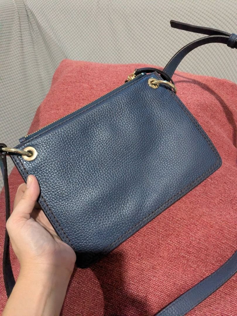 Authentic Katespade sling bag (Category: Luxury Bags & Wallets) located in Tuguegarao City. Submitted by globeeneace (Listing ID 1465772377, Image 3). Description: Katespade ♠️sling bag 💯 Original Almost new condition Kasya iphone pro max😉.