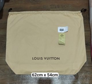(Category: ) located in . Submitted by luxuryaccessories_ella.2022 (Listing ID 1465911339, Image 1). Description: .