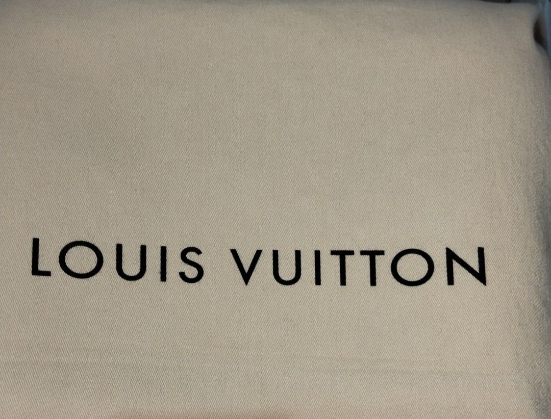 Authentic LV Louis Vuitton dust bag dustbag drawstring (Category: Luxury Accessories) located in Zamboanga. Submitted by luxuryaccessories_ella.2022 (Listing ID 1465911584, Image 2). Description: Authentic 👉sized by cm ( centimeters) 👉 minimal sign of used 👉 already wash 👉add sf 👉Loc po is Mindanao 👉 shipping thru J &T add 89 sa sf 👉MOP:Gcash or BPI.