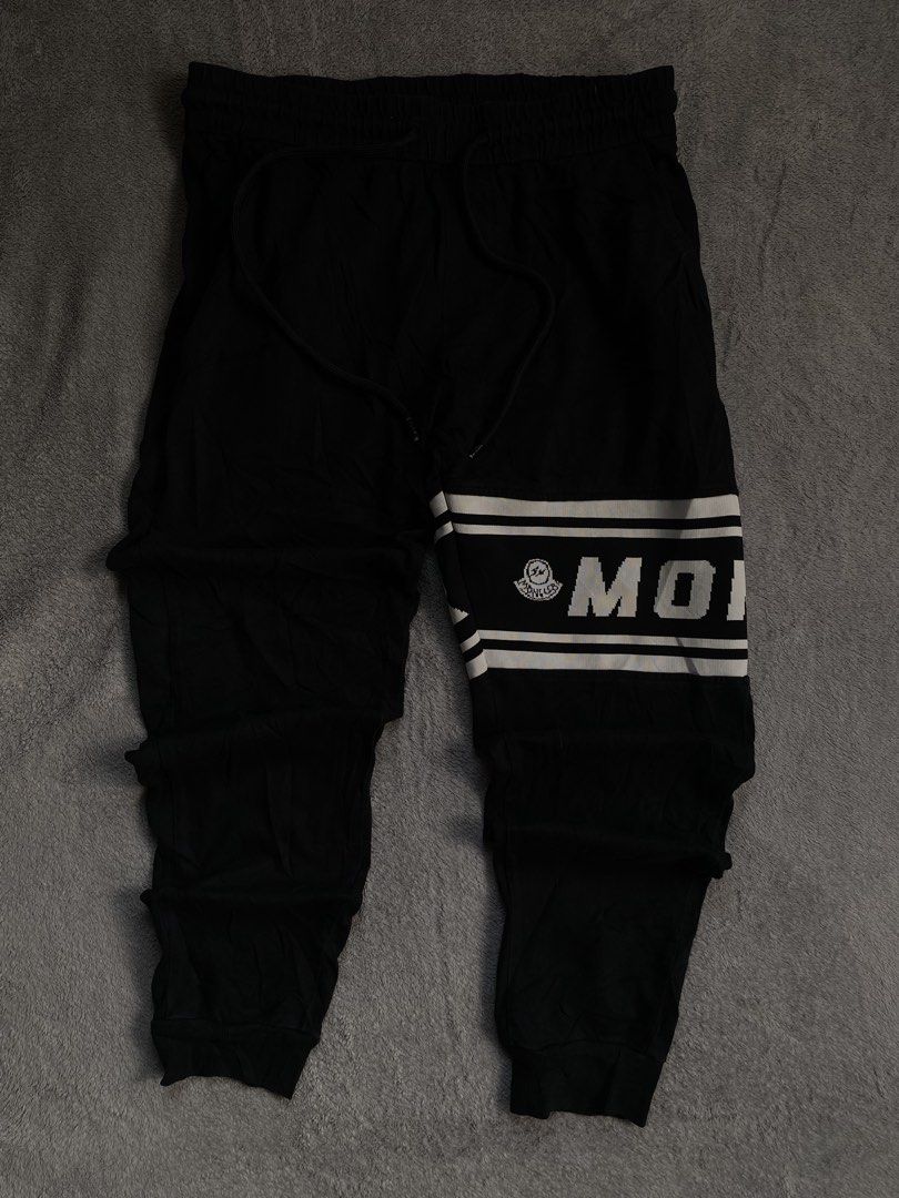 AUTHENTIC MONCLER SWEATPANTS (Category: Luxury Apparel) located in Dalaguete. Submitted by mrthrift. (Listing ID 1465761881, Image 1). Description: NEGOTIABLE!! DM ME IF INTERESTED.