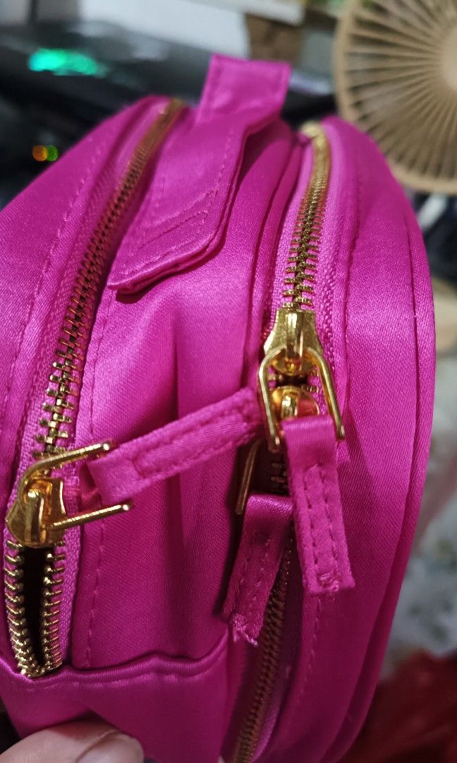 Prada Candy Pink bag (Category: Luxury Bags & Wallets) located in Pasay City. Submitted by khim1202ma07307 (Listing ID 1465819119, Image 2). Description: .