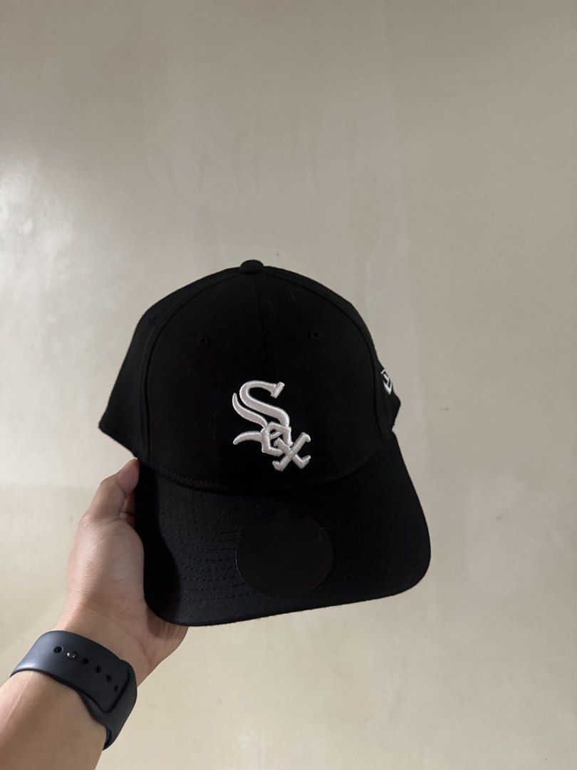 Authentic Snapback Hat 🧢 (Category: Caps & Hats) located in Mandaluyong City. Submitted by jtsoleandapparel (Listing ID 1465847159, Image 3). Description: 100% Authentic Snapback Caps (New Era, Nike, Cleveland Indians) Selling authentic snapbacks at budget-friendly prices! Great quality, clean designs. Brands: New Era | Nike | Cleveland Indians Price: Starts at ₱750 (varies per design) Status: Negotiable / Rush Sale! 📩 Send a PM/DM for photos, 