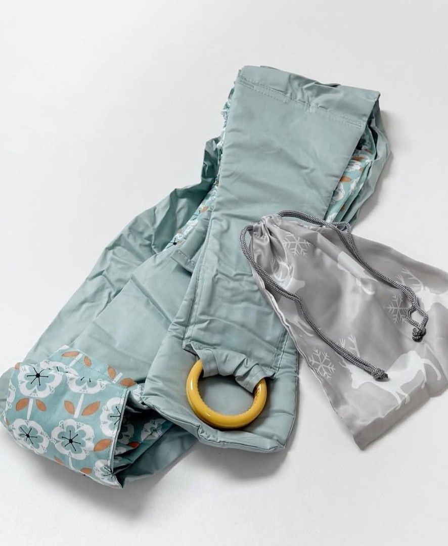 Baby sling carrier (Category: Carriers & Slings) located in Manila. Submitted by twokids_japansky (Listing ID 1465765892, Image 1). Description: .