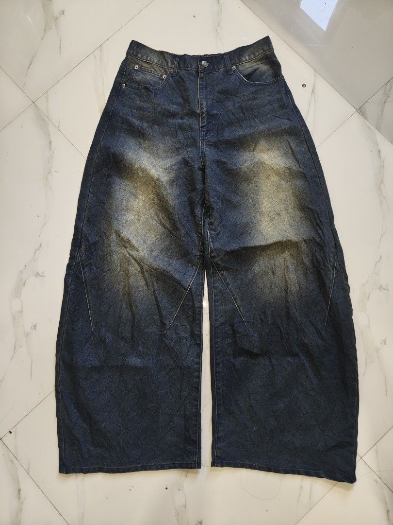 BAGGY PANTS (Category: Jeans) located in Tumauini. Submitted by znernatpiece (Listing ID 1465802421, Image 1). Description: RANDOM BAGGY PANTS GOT FROM JAPAN BALE EXCELLENT CONDITION NO ISSUE ACTUAL DIMENSIONS ON PICTURES +SF.