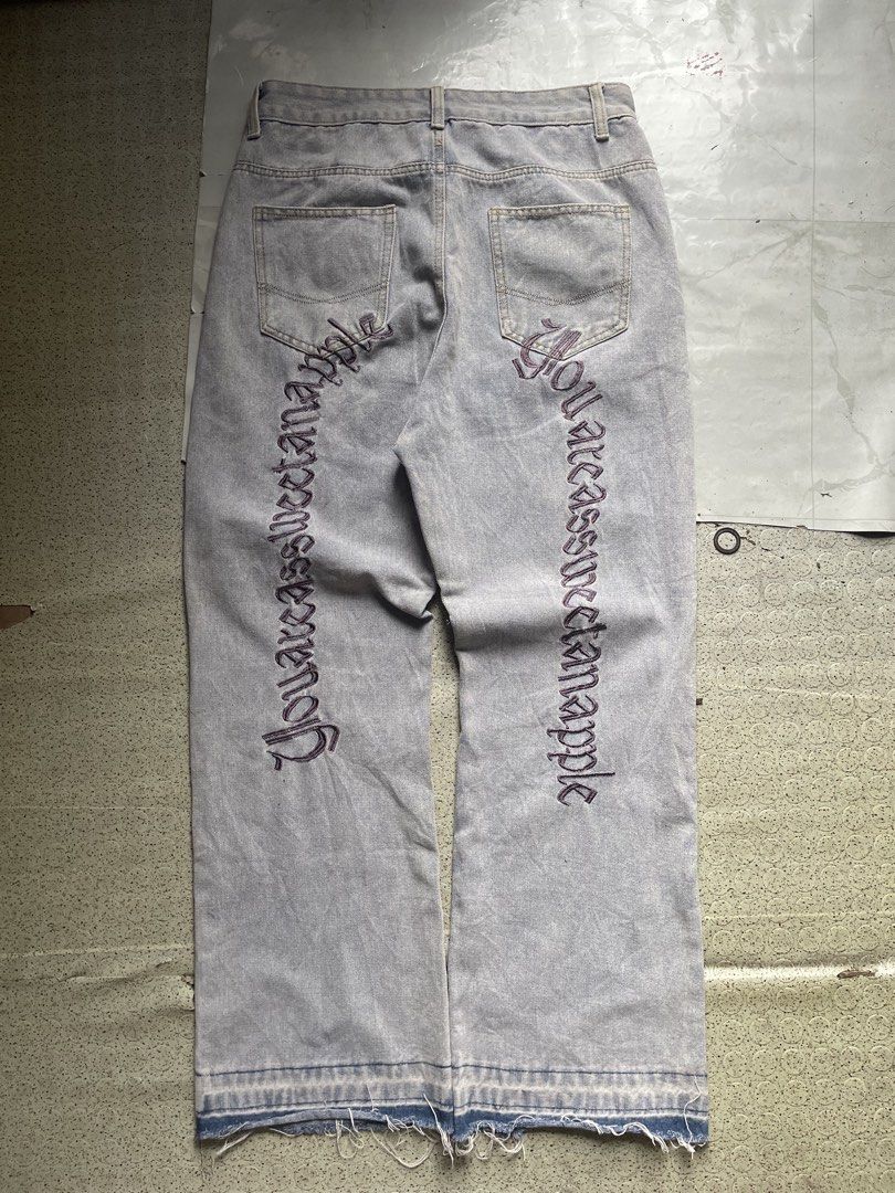 Baggy Pants (Category: Jeans) located in Bacolod City. Submitted by claiiyy (Listing ID 1465832650, Image 2). Description: .