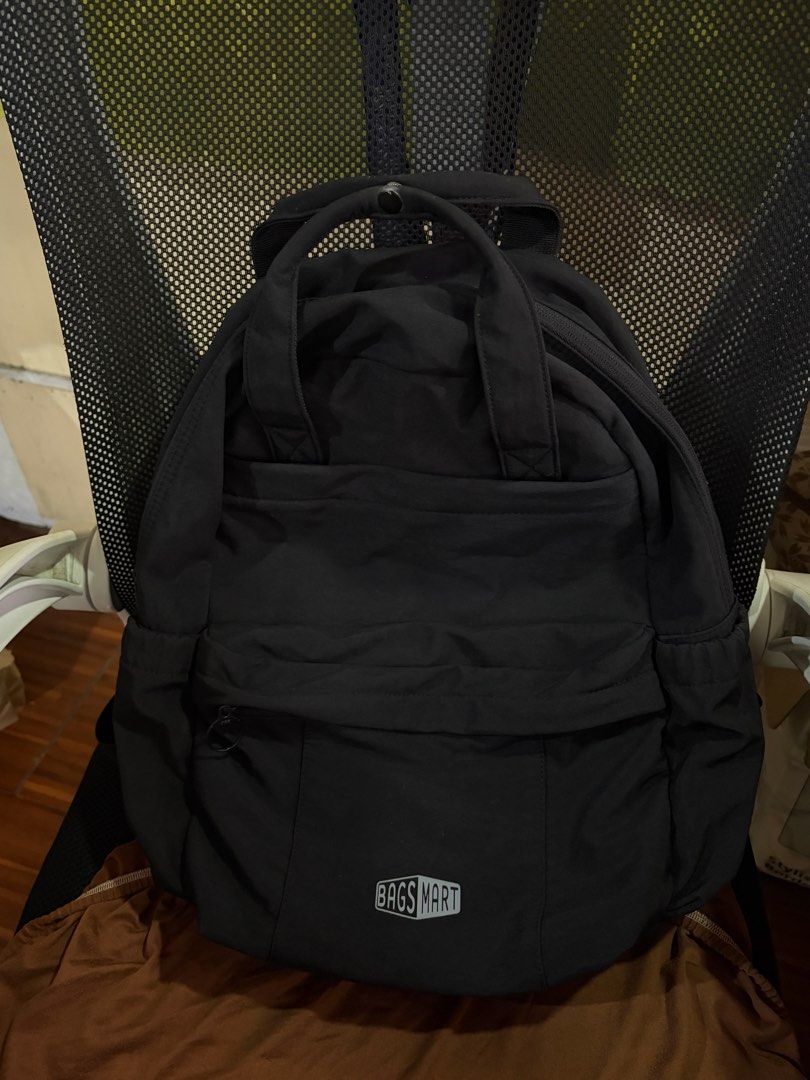 bagsmart backpack (Category: Backpacks) located in Valenzuela. Submitted by lvc.d (Listing ID 1465829861, Image 1). Description: bought this for ₱1400 no issue, signs of usage only .