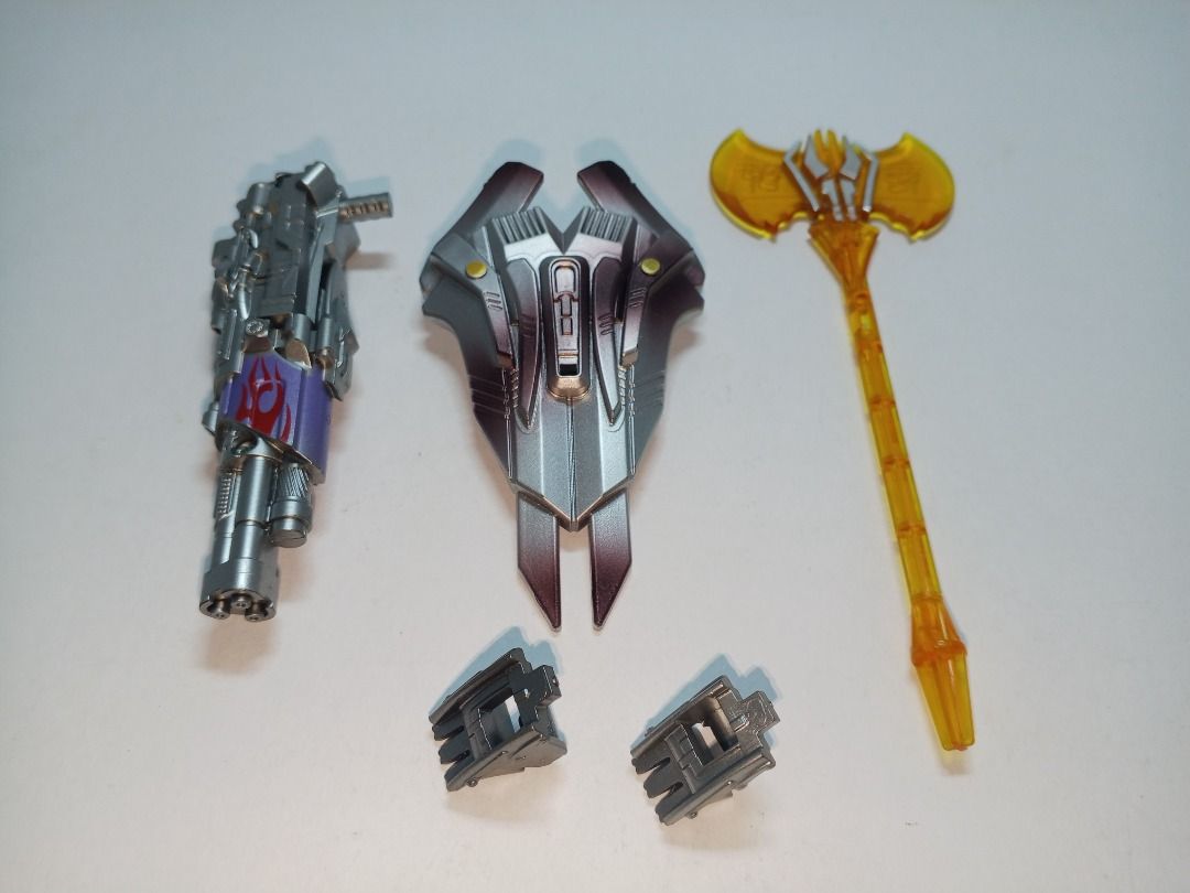 Baiwei Studio Series Optimus Prime weapons (Category: Action & Battle Toys) located in Caloocan City. Submitted by noblebear.355591 (Listing ID 1461292864, Image 1). Description: Selling Studio Series Bayverse Optimus Prime weapons from Baiwei upgrade kit 1) Mega Striker gun- 300 2) Shield - 250 3) Energon Axe - 200 6) Knuckle-spikes - 100 Payment thru GCash Crossposted on Facebook Marketplace .