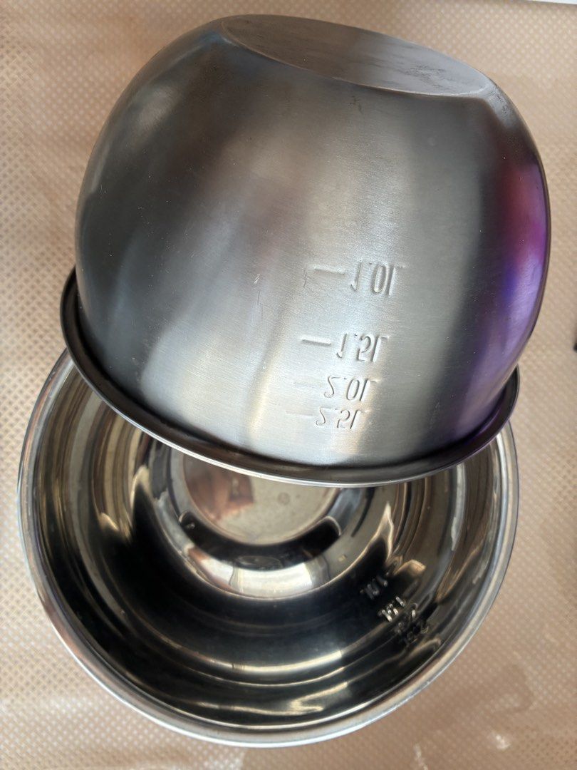 Baking tools bundle with mixing bowls, piping set and utensils (Category: Bakeware) located in Manila. Submitted by jhie24 (Listing ID 1465799139, Image 2). Description: Everything you need to start baking at home in one convenient bundle! - 2 stainless steel mixing bowls with measurement marks - Elite piping set with nozzles and bag - 2 Heat-resistant red silicone pinch mitts - Black silicone spatula and basting brush - Durable wire whisk - 2 Pr