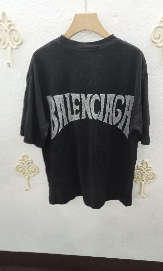 Balenciaga (Category: Luxury Apparel) located in Naga. Submitted by aboy1234245 (Listing ID 1465883460, Image 3). Description: Balenciaga Excellent W22-L28.