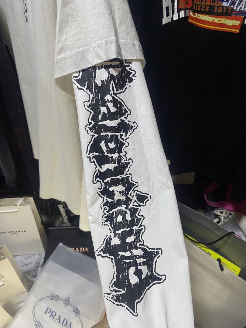 Balenciaga long sleeve (Category: Activewear) located in Manila. Submitted by itachi1997 (Listing ID 1465925186, Image 3). Description: Dimes 22x29.