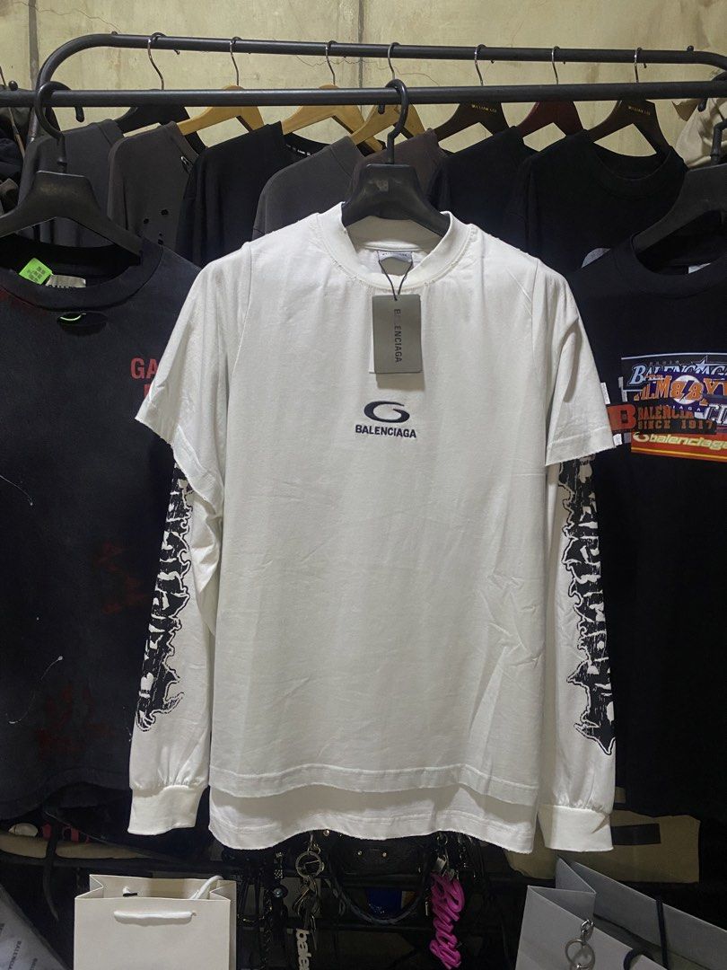 Balenciaga long sleeve (Category: Activewear) located in Manila. Submitted by itachi1997 (Listing ID 1465925186, Image 2). Description: Dimes 22x29.