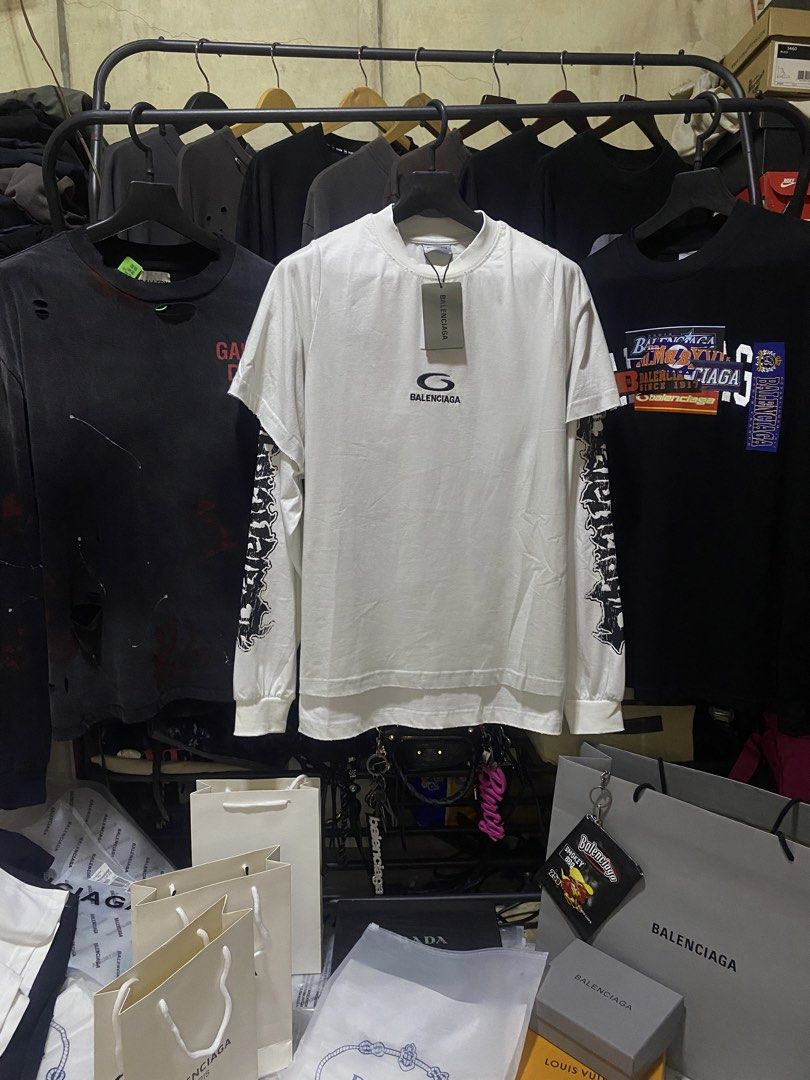 Balenciaga long sleeve (Category: Activewear) located in Manila. Submitted by itachi1997 (Listing ID 1465925186, Image 1). Description: Dimes 22x29.