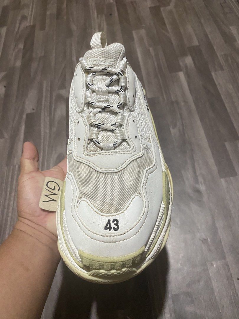 Balenciaga Triple S Mule (Category: Sneakers) located in Cebu City. Submitted by freemoon.b85e0c (Listing ID 1465950726, Image 3). Description: Balenciaga Triple S Mule Legit/2nd hand Size 10 us/9 uk/43 euro/28 cm Price 2550 plus sf Minor sign of usage.