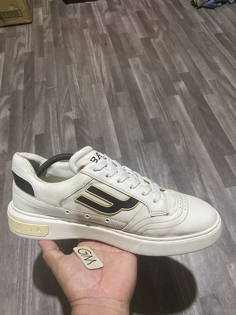Bally Triumph Sneaker (Category: Sneakers) located in Cebu City. Submitted by freemoon.b85e0c (Listing ID 1465949873, Image 1). Description: Bally Triumph Sneaker Legit:2nd hand Size 9D us/8 uk/42.5 euro/27 cm Price 980 plus sf Heel and toe drags.