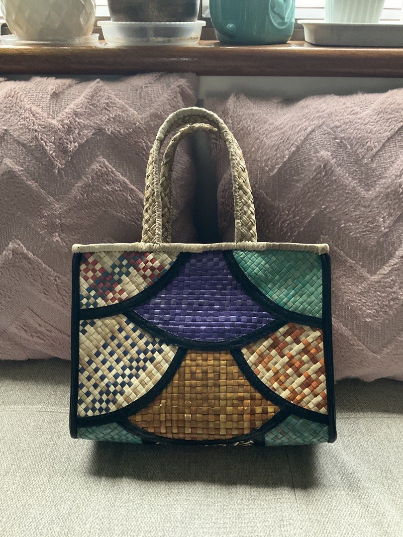 Banig Tote Bag, Bayong (Category: Tote Bags) located in Quezon City. Submitted by freshspaces (Listing ID 1465775362, Image 1). Description: Malinis at maganda pa. Nakatambak lang sa closet..