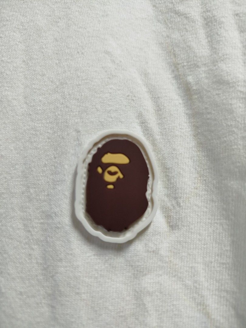 BAPE SMALL BIGHEAD RUBBER PATCH SHIRT (Category: Tshirts & Polo Shirts ) located in Bayombong. Submitted by Gentlemans_ClosEt (Listing ID 1465789911, Image 3). Description: BAPE SMALL BIGHEAD RUBBER PATCH SHIRT (authentic) SIZE LARGE DIMES: W21.5 X L26.5 EXCELLENT CONDITION NO ISSUES.