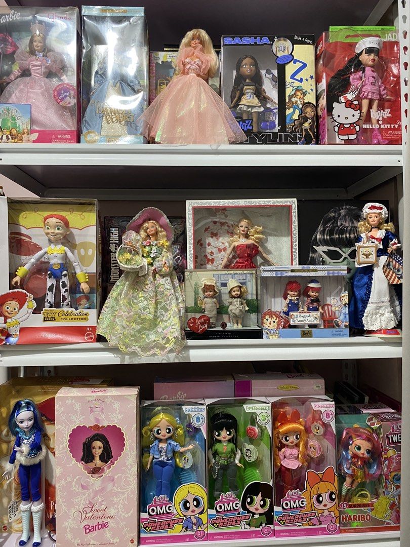 Barbie dolls (Category: Kids Toys) located in Las Pinas. Submitted by sherylandmargaux (Listing ID 1465783183, Image 1). Description: .