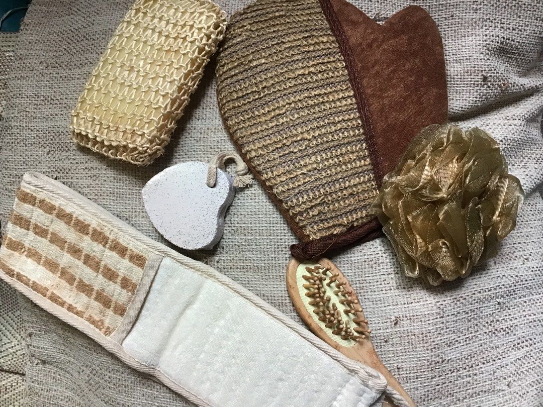 Bath Set (Category: Bath) located in Manila. Submitted by carou35896 (Listing ID 1439002571, Image 3). Description: .