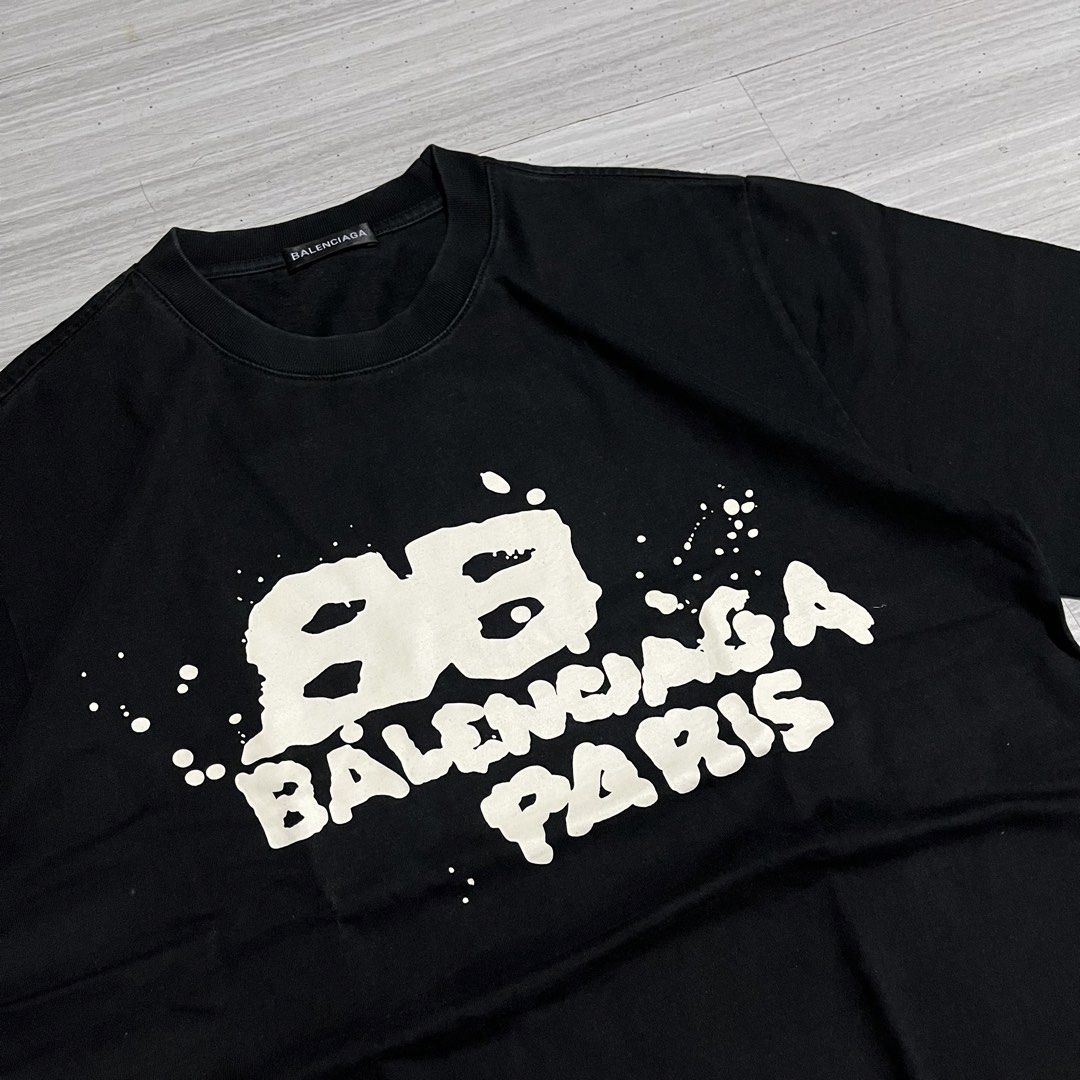 BB BALENCIAGA (Category: Luxury Apparel) located in Iloilo. Submitted by thrift2cali (Listing ID 1465761293, Image 3). Description: DIMENSION 20.5 / 27 LARGE LIKE NEW NO ISSUE CR 10 / 10 .