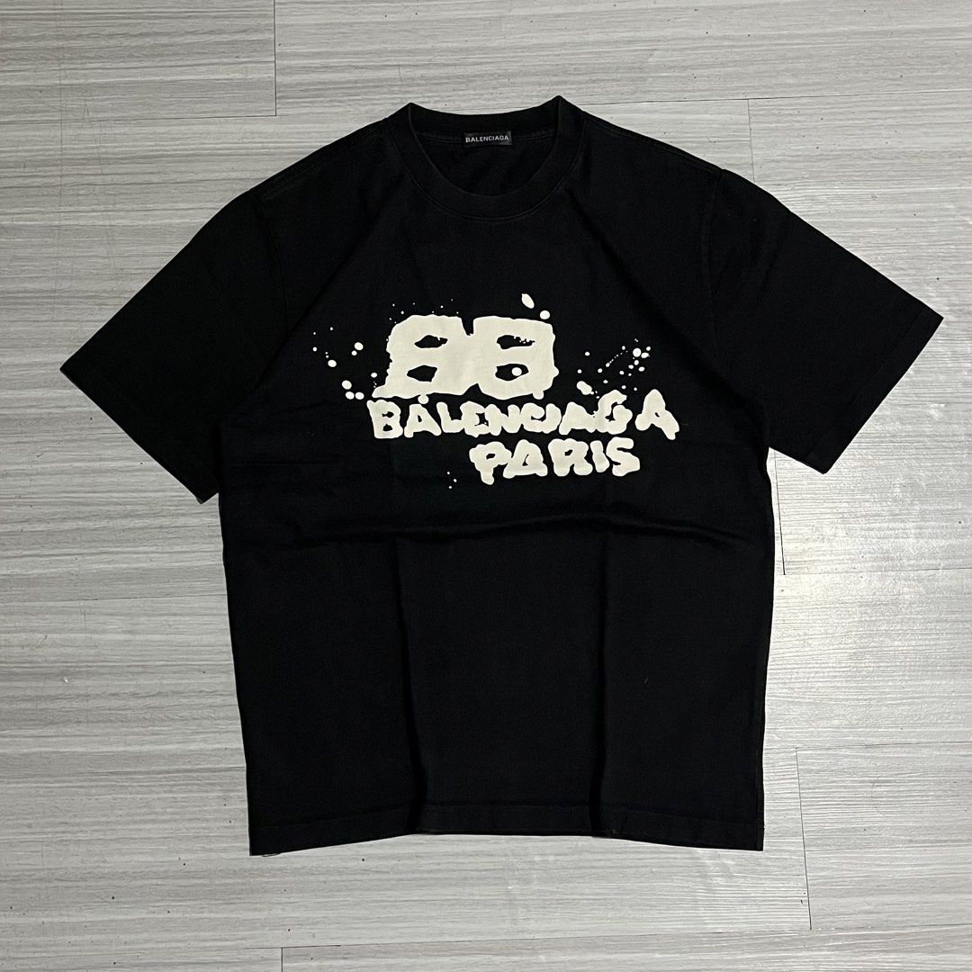 BB BALENCIAGA (Category: Luxury Apparel) located in Iloilo. Submitted by thrift2cali (Listing ID 1465761293, Image 1). Description: DIMENSION 20.5 / 27 LARGE LIKE NEW NO ISSUE CR 10 / 10 .