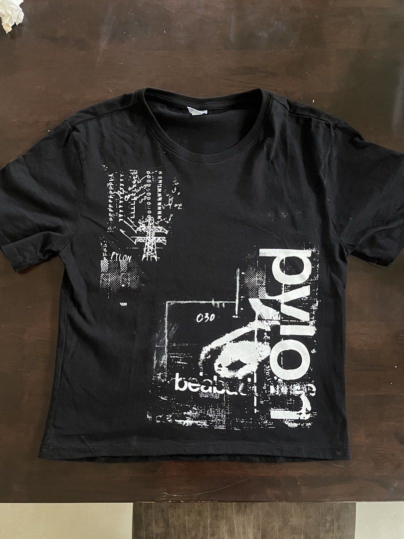 beabadoobee 1of1 custom pylon shirt (Category: Shirts) located in General Trias. Submitted by ilovenumetal (Listing ID 1465934985, Image 3). Description: made this distressed graphic tee for bea’s new album. graphic made by me and screenprinted this. no AI used and no to fast fashion! size xs #grunge #alt.